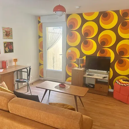 Sheila - Rdc A La Deco Style Annees 70 Avec Terrasse A Deux Pas De La Lägenhet *